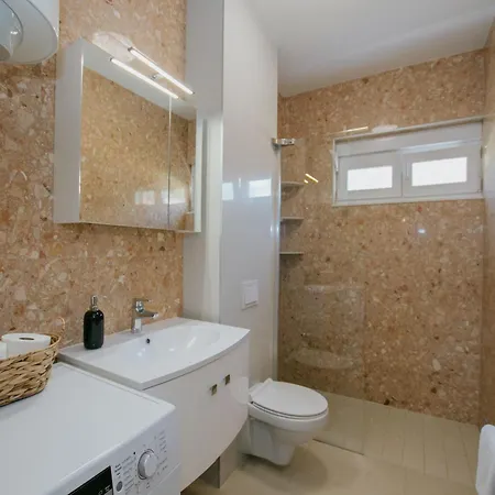 Apartment With Parking Space Seget Donji, - 22549 *